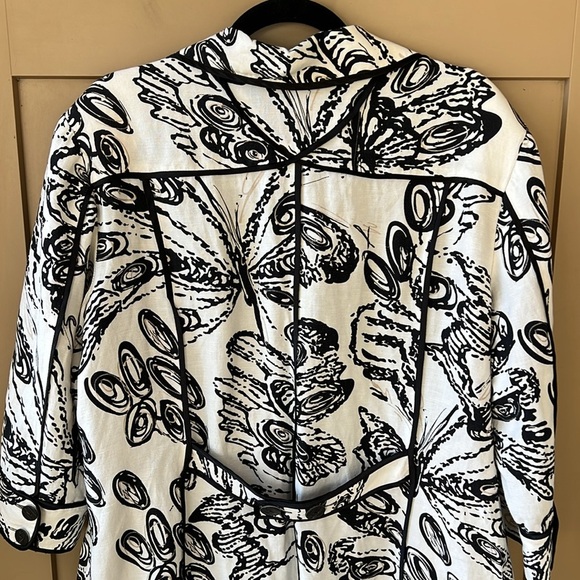 Chico’s XL Linen Blend Black Cream Abstract Floral Long Line Jacket 3/4 Sleeve - Picture 8 of 9